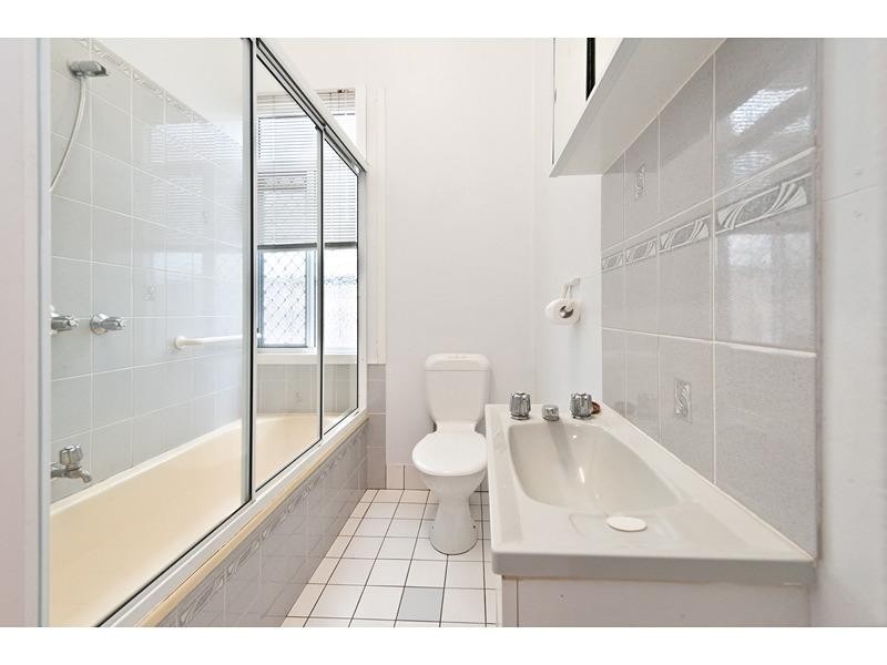 264 East Street, Depot Hill QLD 4700