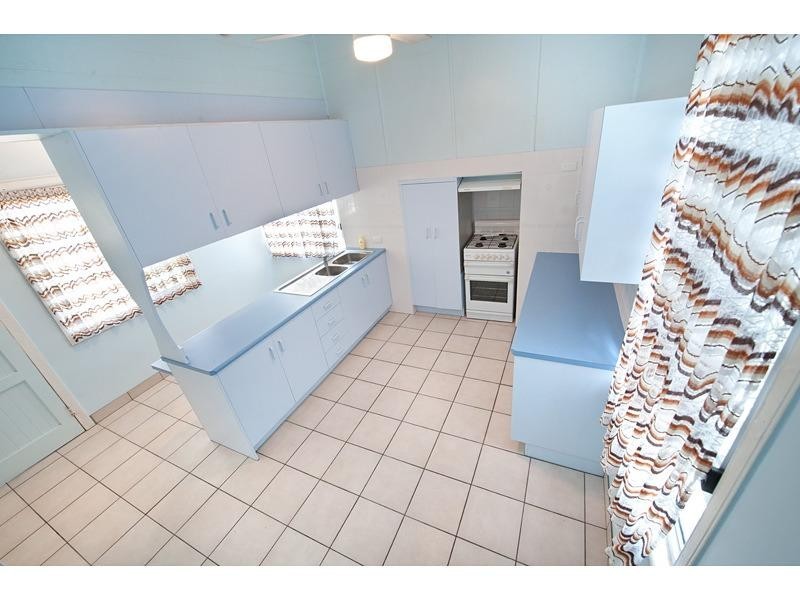 264 East Street, Depot Hill QLD 4700