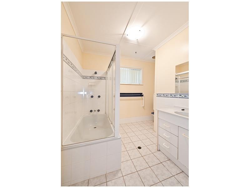 15 Brosnan Crescent, Parkhurst QLD 4702