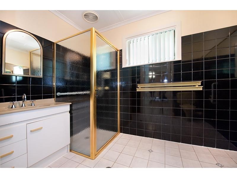 15 Brosnan Crescent, Parkhurst QLD 4702