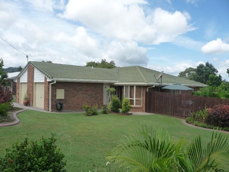 2/15 Poole Street, Kawana QLD 4701