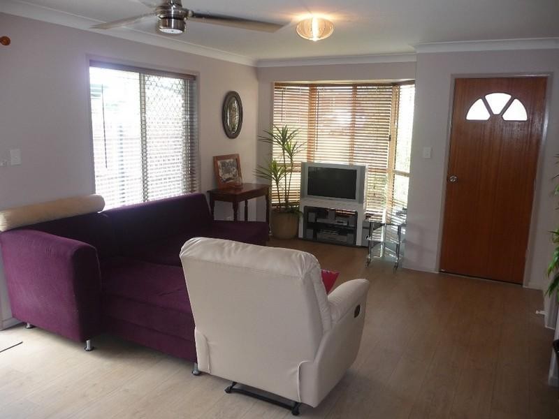 2/15 Poole Street, Kawana QLD 4701