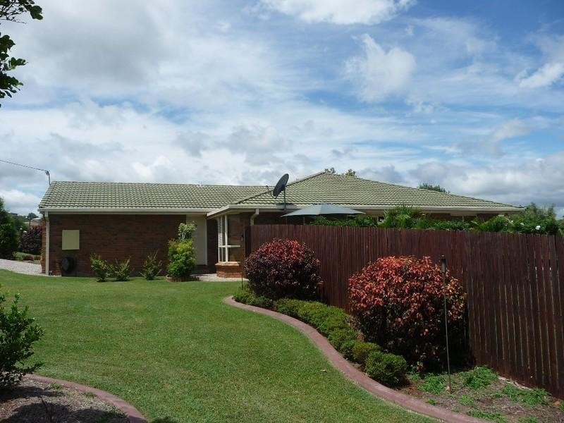 2/15 Poole Street, Kawana QLD 4701