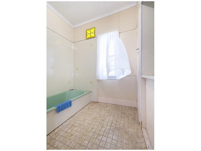 27 Bawden Street, Berserker QLD 4701