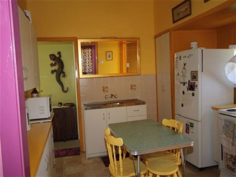 6 Medcraf Street, Park Avenue QLD 4701