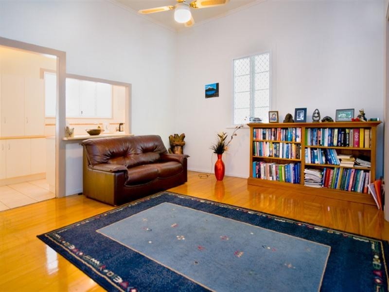 21 Woodville Street, Wandal QLD 4700