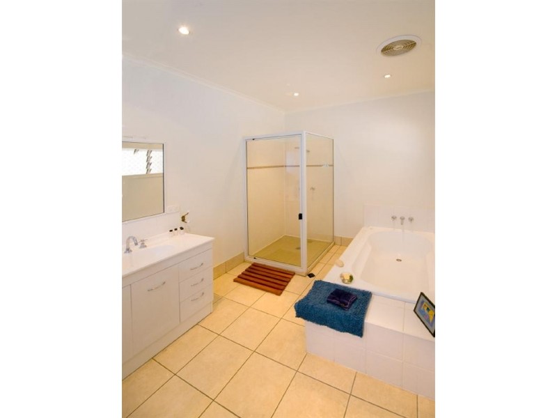 21 Woodville Street, Wandal QLD 4700