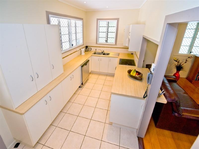 21 Woodville Street, Wandal QLD 4700