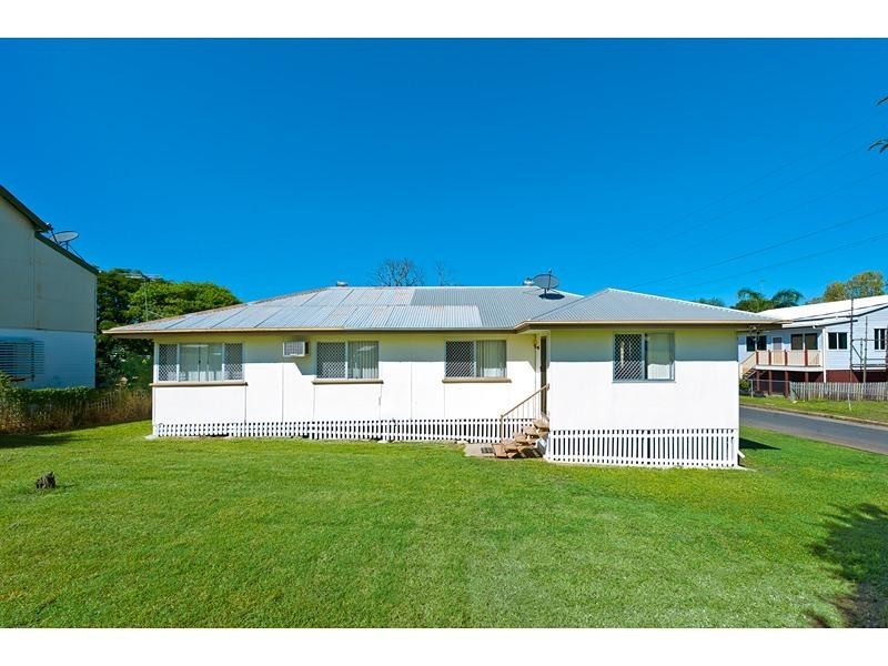 14 Bernard Street, Berserker QLD 4701