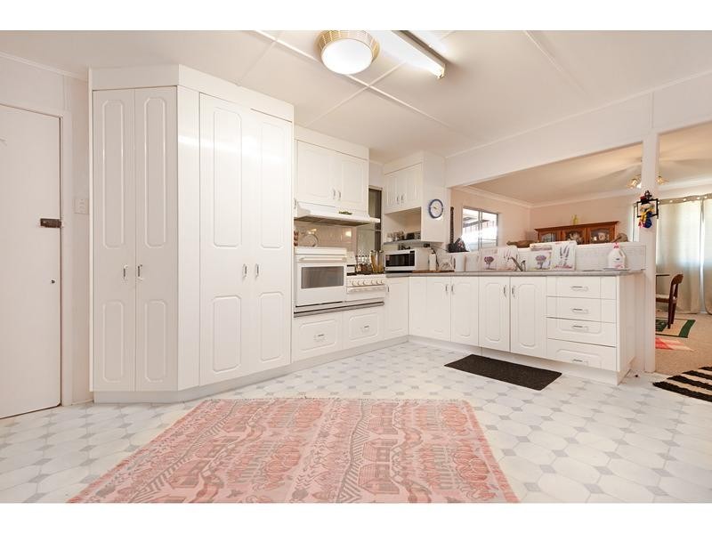 14 Bernard Street, Berserker QLD 4701