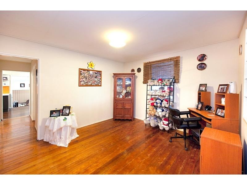 15 Rose Street, Koongal QLD 4701