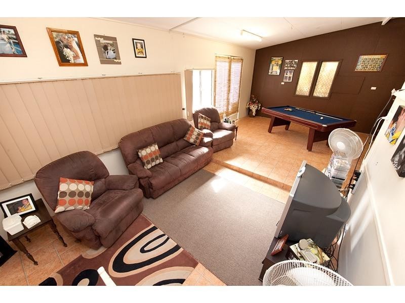 15 Rose Street, Koongal QLD 4701