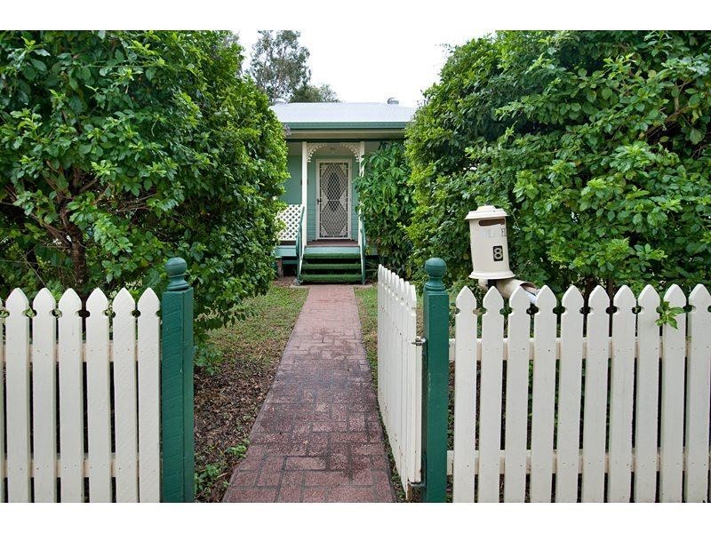 8 Hamilton Avenue, Wandal QLD 4700