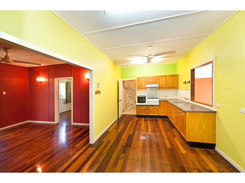 8 Hamilton Avenue, Wandal QLD 4700