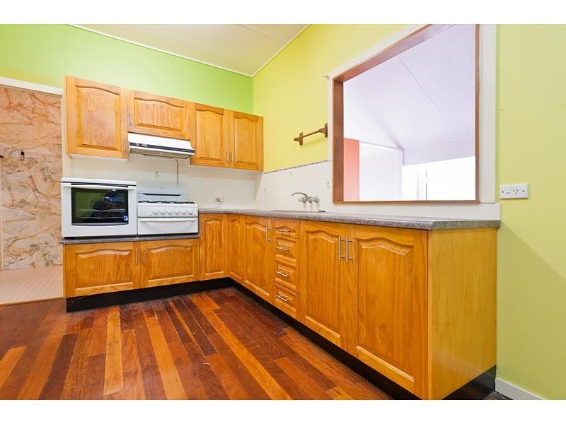 8 Hamilton Avenue, Wandal QLD 4700