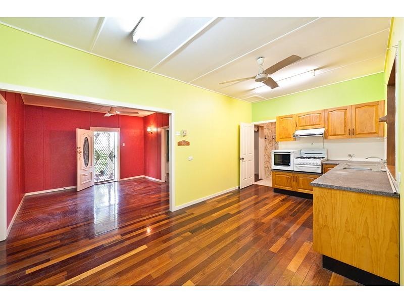 8 Hamilton Avenue, Wandal QLD 4700