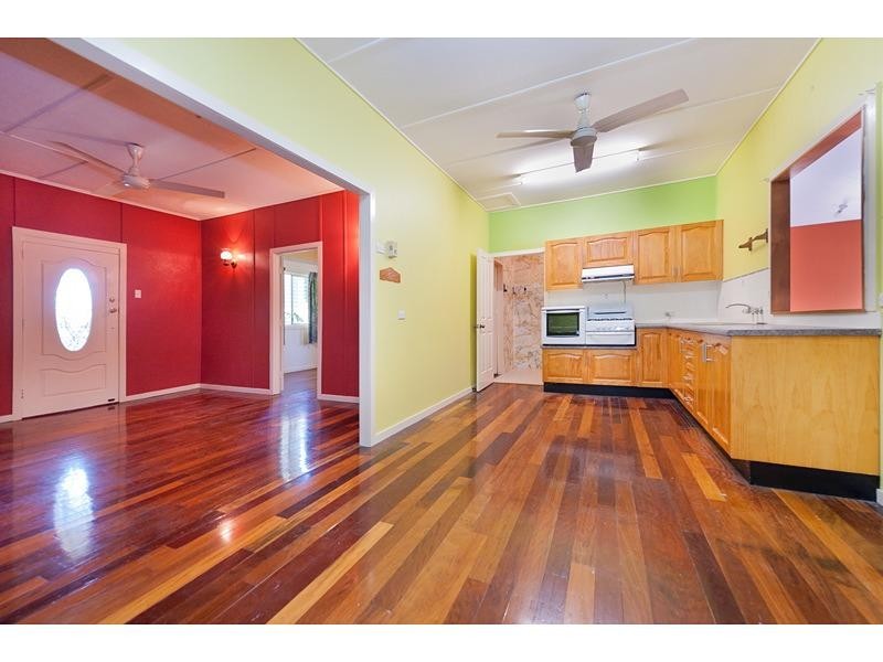 8 Hamilton Avenue, Wandal QLD 4700