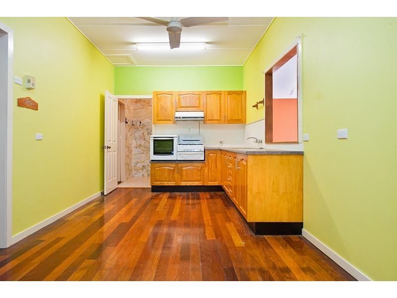 8 Hamilton Avenue, Wandal QLD 4700