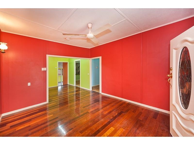 8 Hamilton Avenue, Wandal QLD 4700