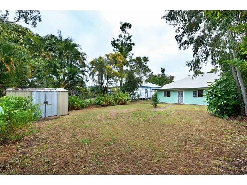 8 Hamilton Avenue, Wandal QLD 4700