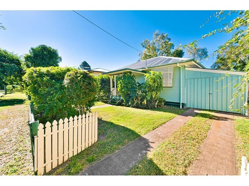 8 Hamilton Avenue, Wandal QLD 4700