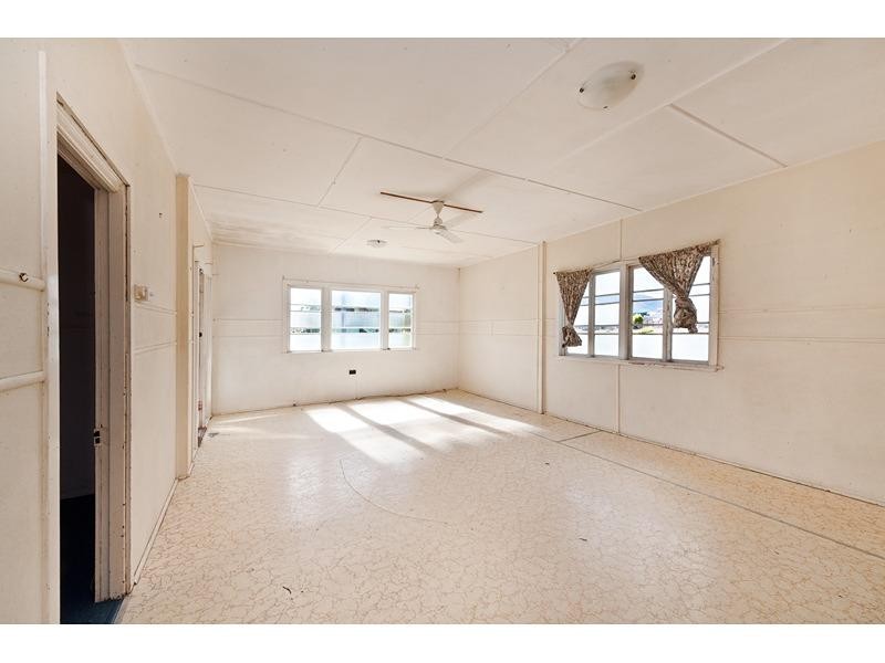 14 Miles Street, Berserker QLD 4701