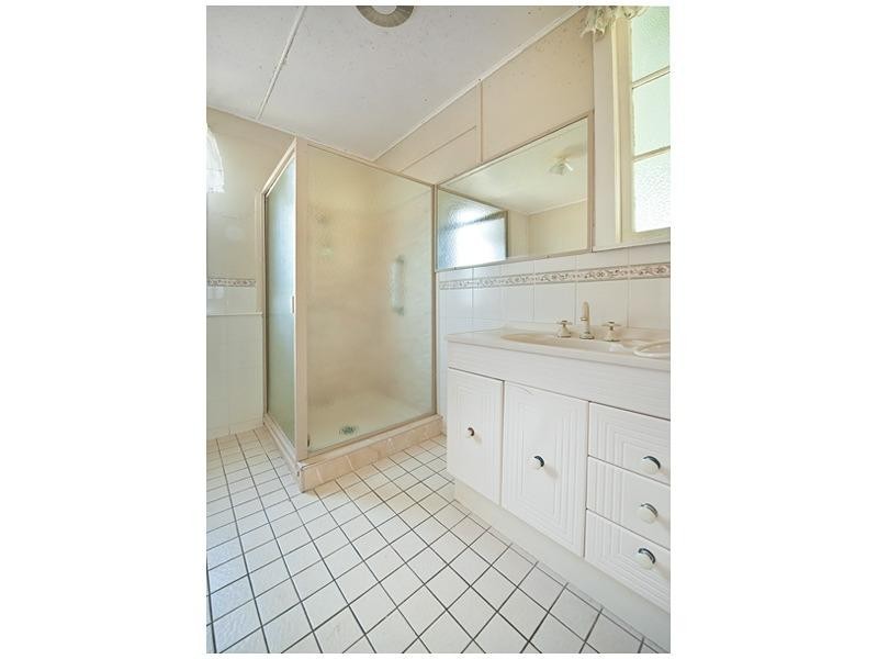 14 Miles Street, Berserker QLD 4701