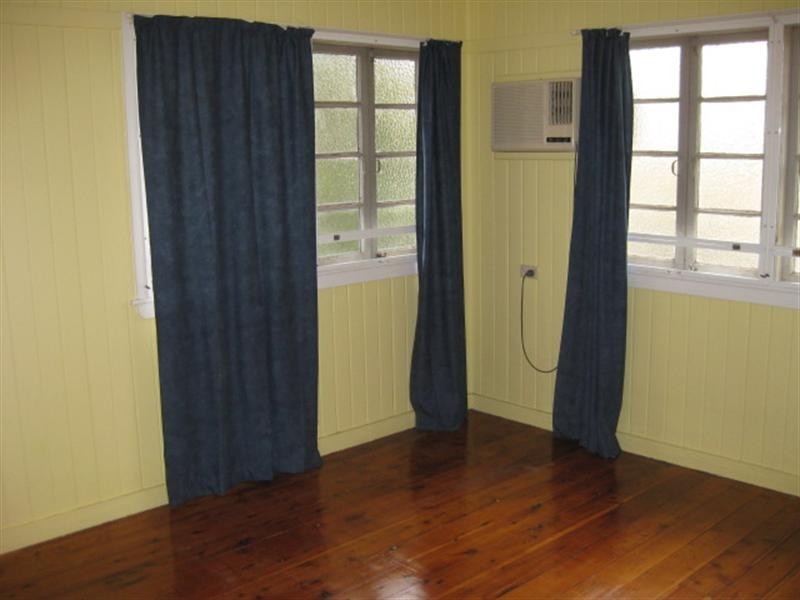 10 Cowap Street, Park Avenue QLD 4701