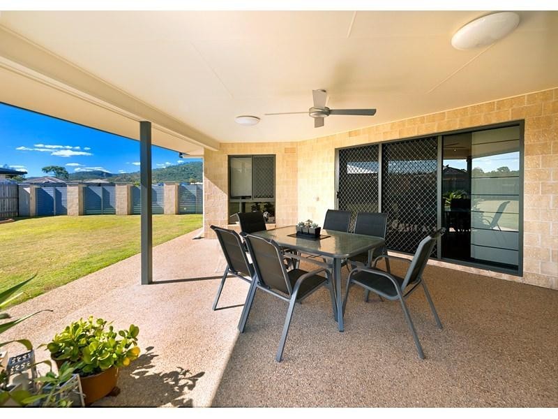 9 Stirling Drive, Rockyview QLD 4701