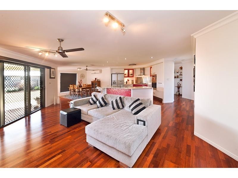 9 Stirling Drive, Rockyview QLD 4701