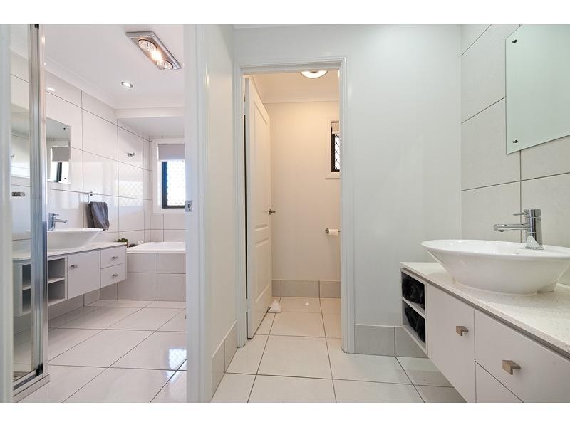 9 Stirling Drive, Rockyview QLD 4701