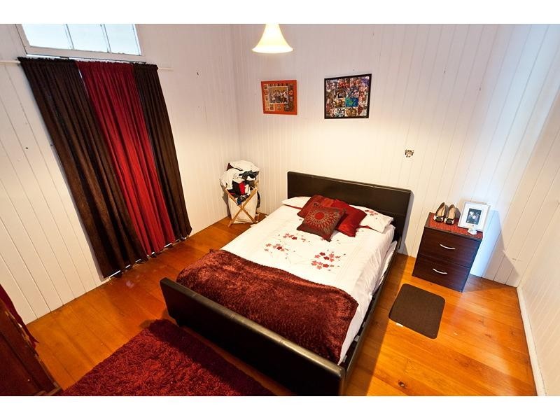 8 Jones Street, Wandal QLD 4700