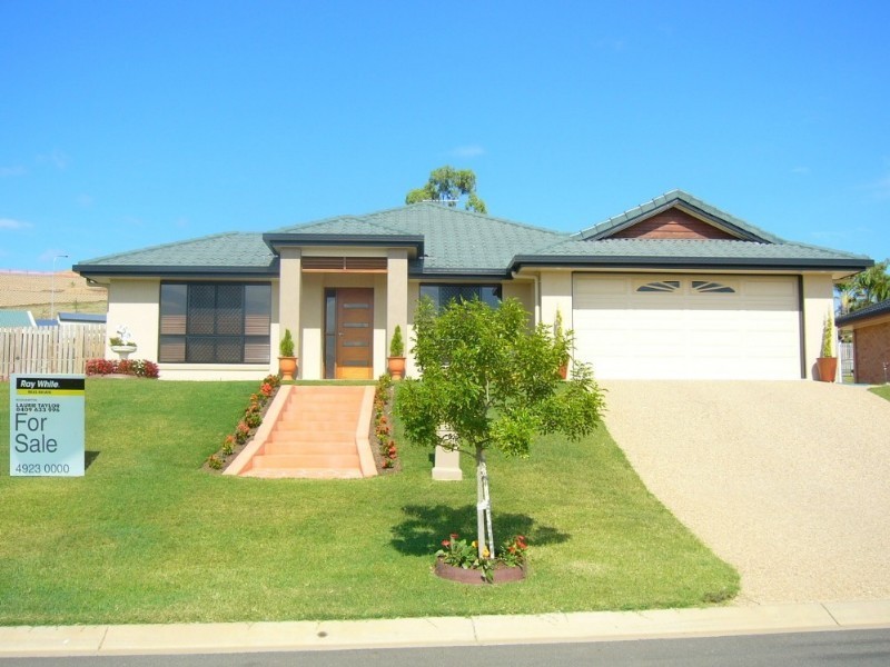 19 Connemara Drive, Kawana QLD 4701