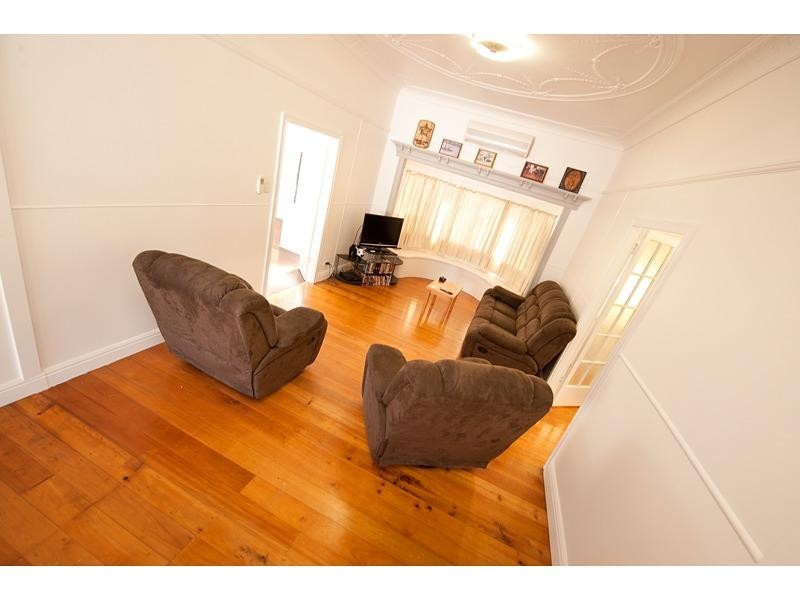 106 Elphinstone Street, Berserker QLD 4701