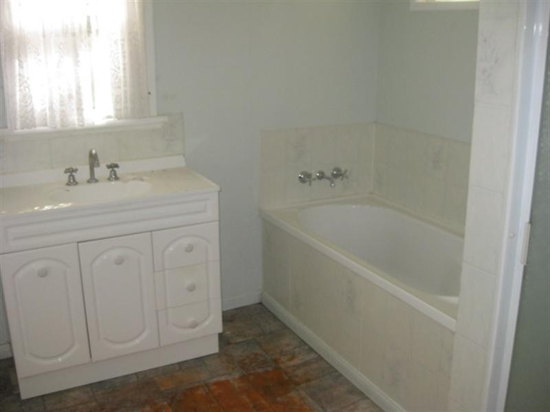 13 Card Street, Berserker QLD 4701