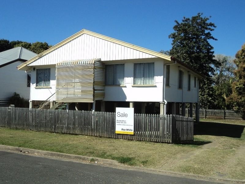 11 Francis Street, Depot Hill QLD 4700