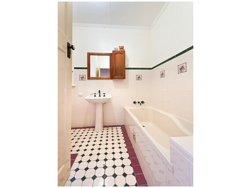 8 Marris Street, The Range QLD 4700