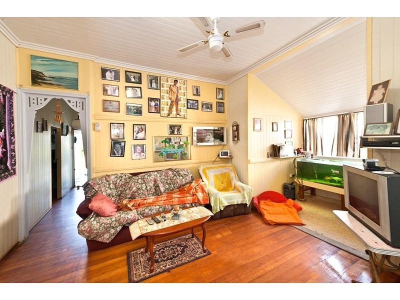350 East Street, Depot Hill QLD 4700
