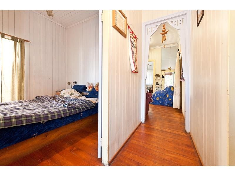 350 East Street, Depot Hill QLD 4700