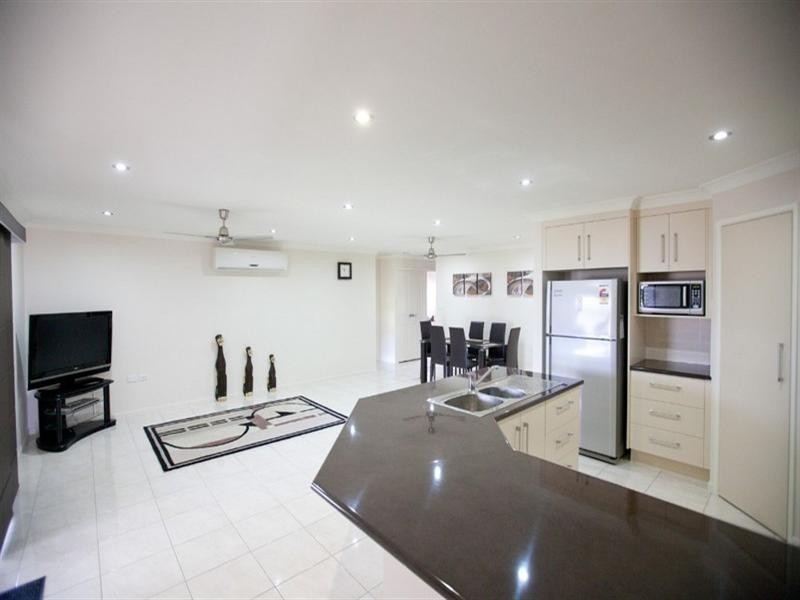 24 Ingram Drive, Gracemere QLD 4702