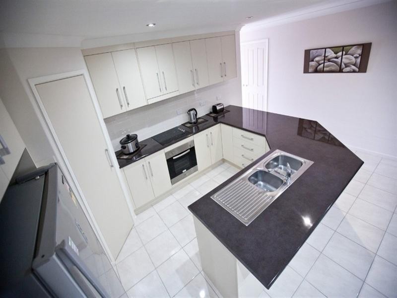 24 Ingram Drive, Gracemere QLD 4702