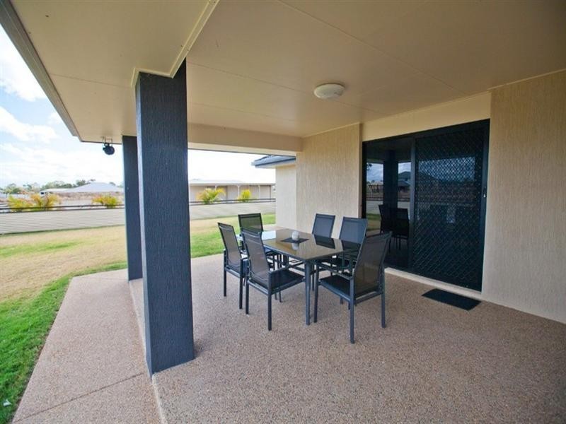 24 Ingram Drive, Gracemere QLD 4702