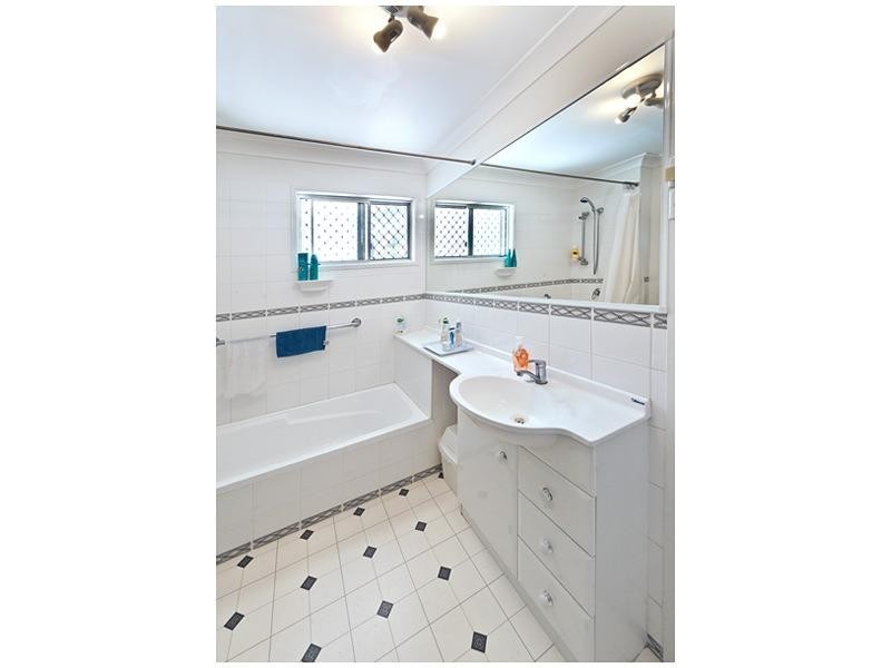 1 Gowdie Avenue, Frenchville QLD 4701