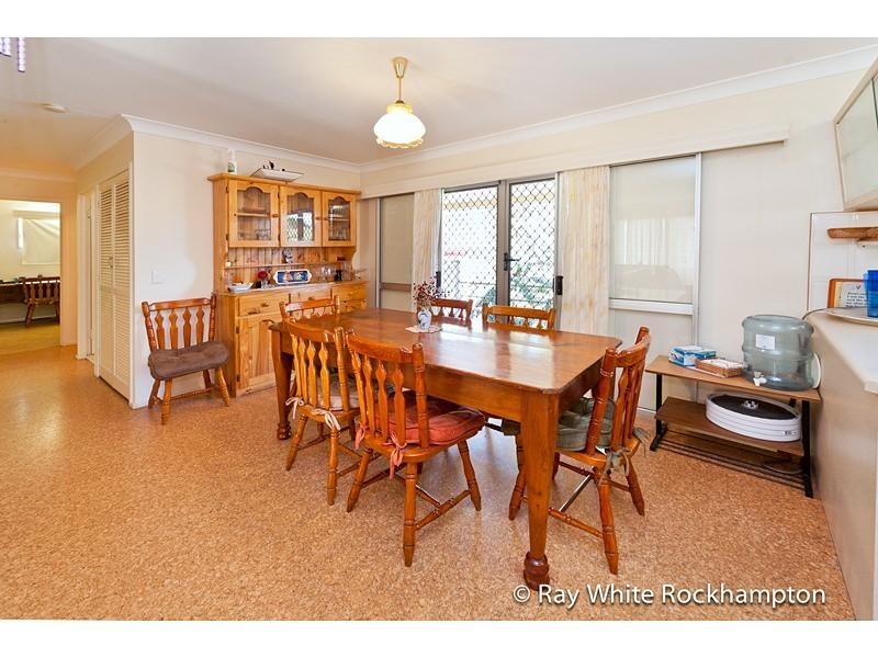 19 Cousins Street, The Range QLD 4700