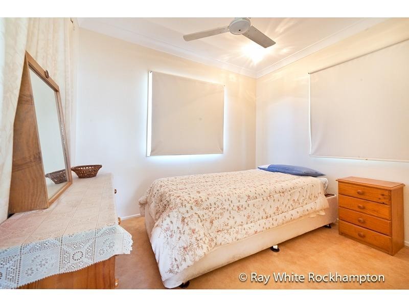 19 Cousins Street, The Range QLD 4700