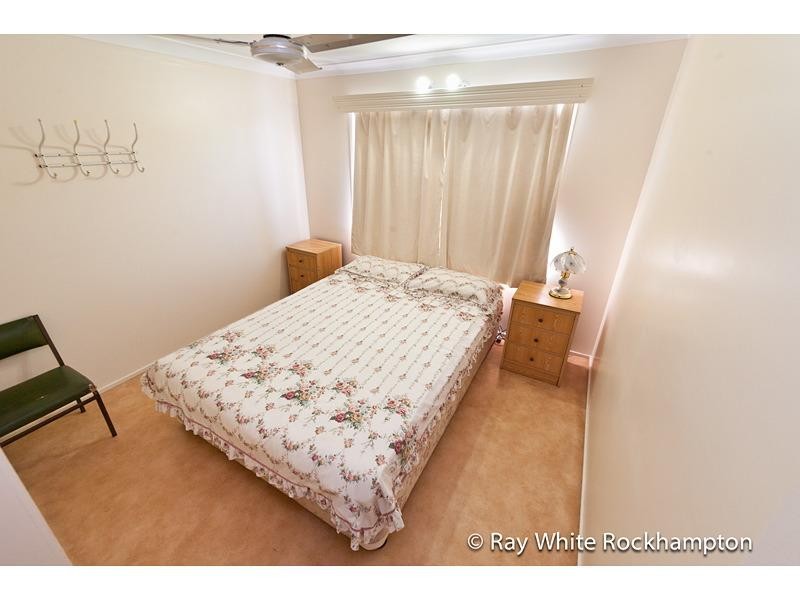 19 Cousins Street, The Range QLD 4700