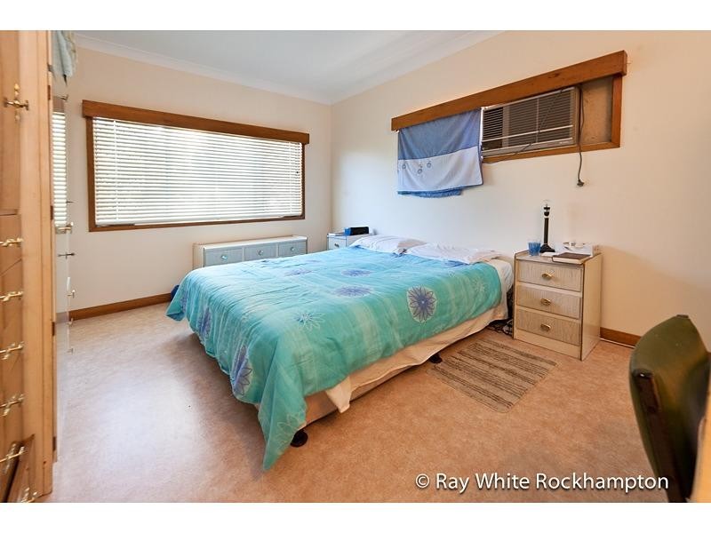 19 Cousins Street, The Range QLD 4700