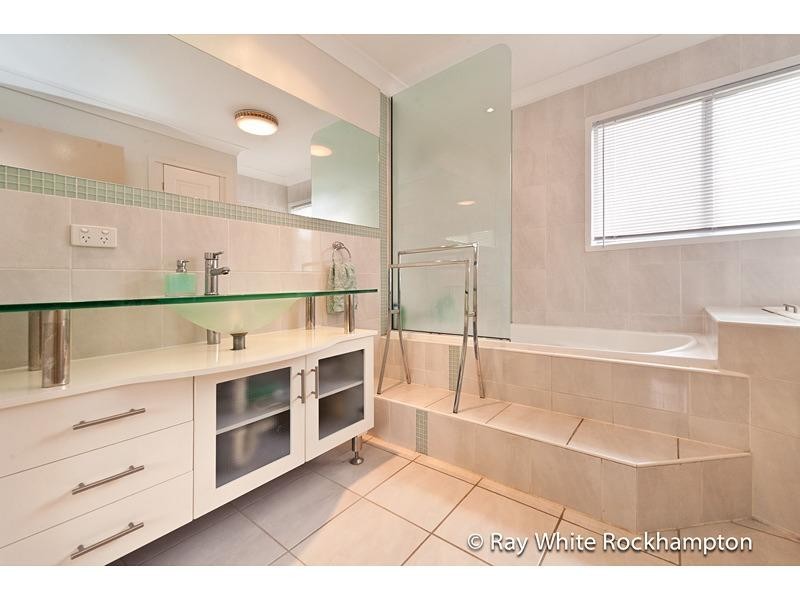 116 Sheehy Street, Park Avenue QLD 4701