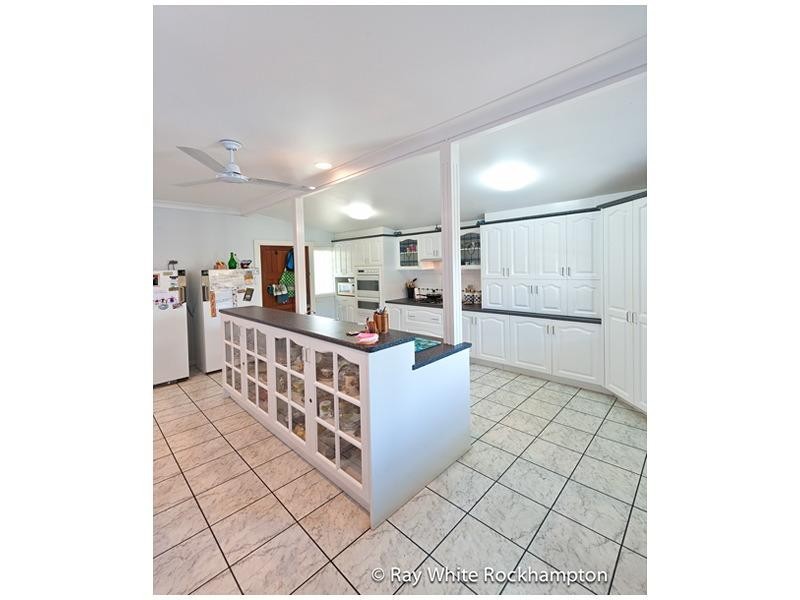 67 Nerimbera School Road, Nerimbera QLD 4701