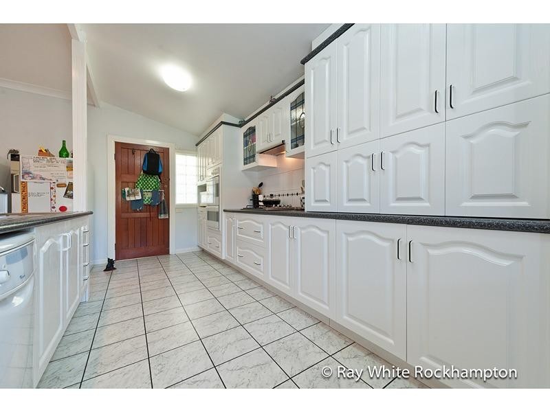 67 Nerimbera School Road, Nerimbera QLD 4701